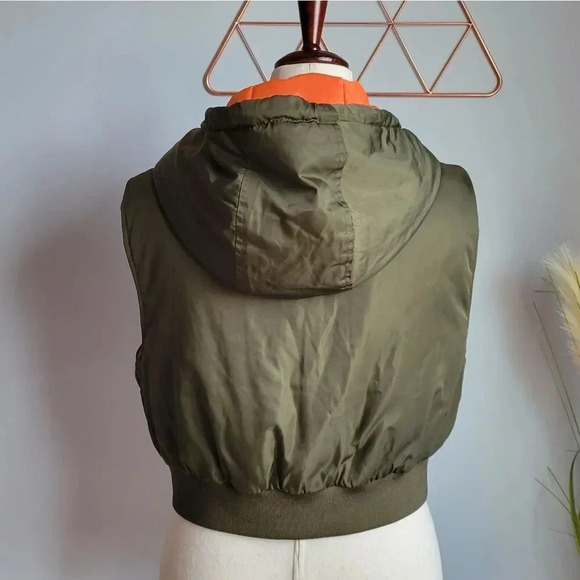 ZARA, New, Cropped Nylon Hooded Zip Front Army Green Khaki Puff Vest, Size XL - Picture 11 of 16
